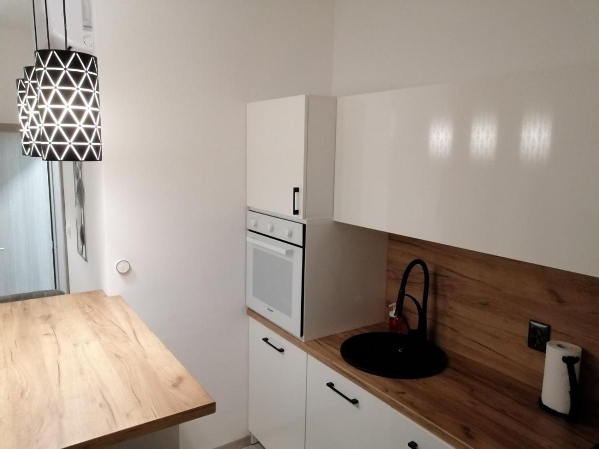 Evita Apartment Karlovac Exterior foto